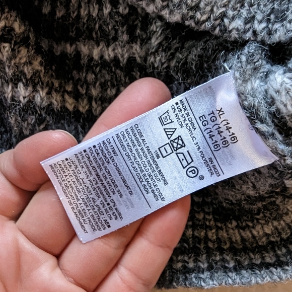 OLD NAVY heathered gray slouchy v-neck cardigan sweater - Picture 7 of 9